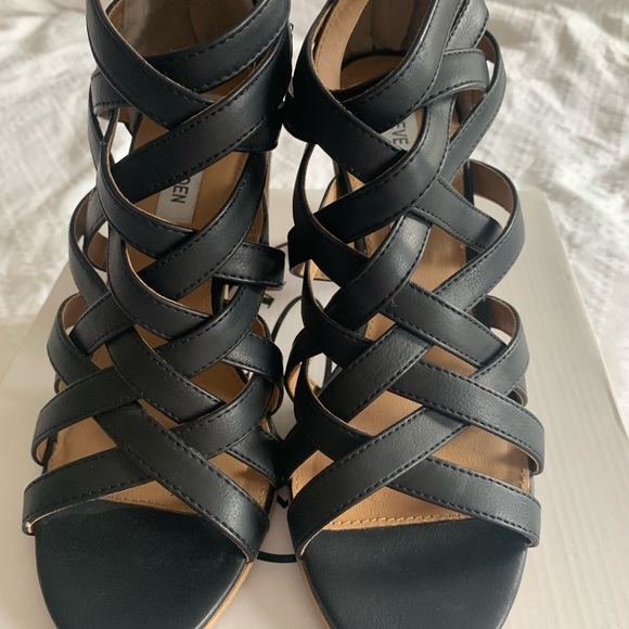 NEVER WORN Steve Madden Black strappy heel - Picture 2 of 5